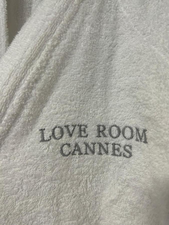 Love Room A Cannes - Appartement 25M2 Pour 2 Personnes Avec Un Jacuzzi Prive Екстер'єр фото
