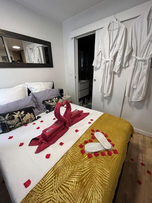 Love Room A Cannes - Appartement 25M2 Pour 2 Personnes Avec Un Jacuzzi Prive Екстер'єр фото